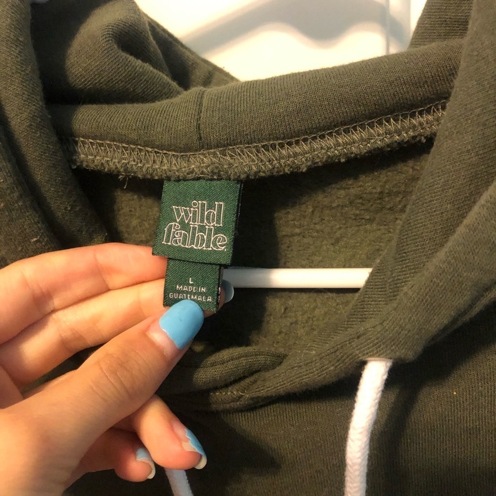 Cropped green hoodie - Picture 2 of 3